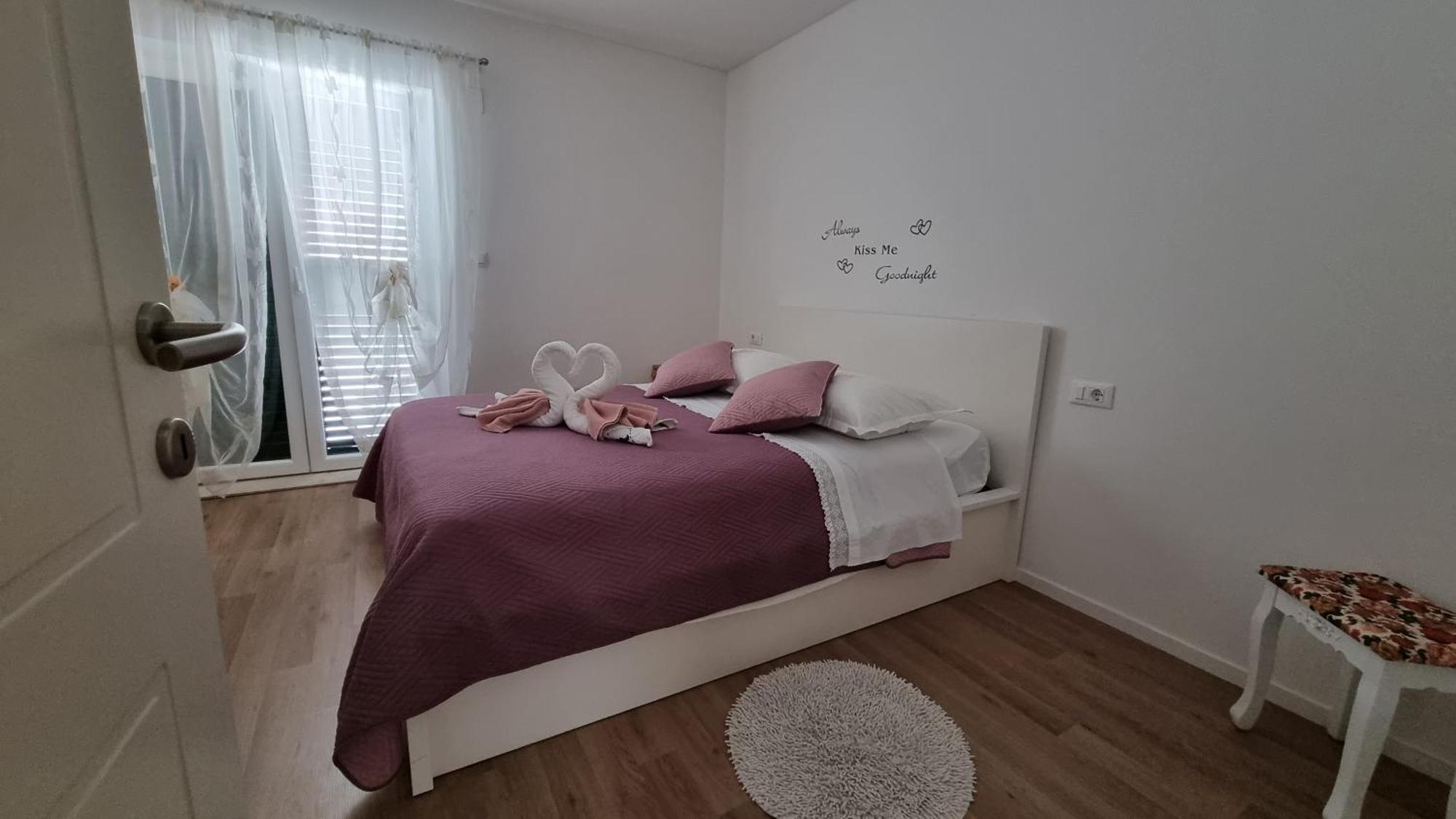 Apartment Pino Пучишча Екстериор снимка