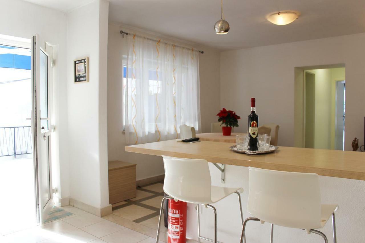 Apartment Pino Пучишча Екстериор снимка